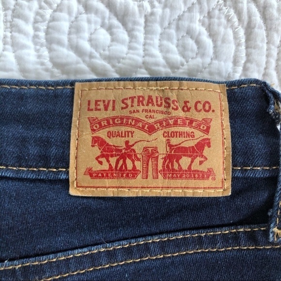 Levi's 721 High Rise Skinny Raw Hem Jeans - Picture 9 of 10